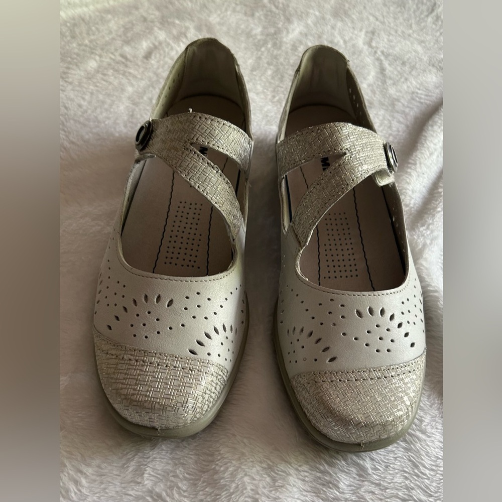 White Romika shoes.size 39